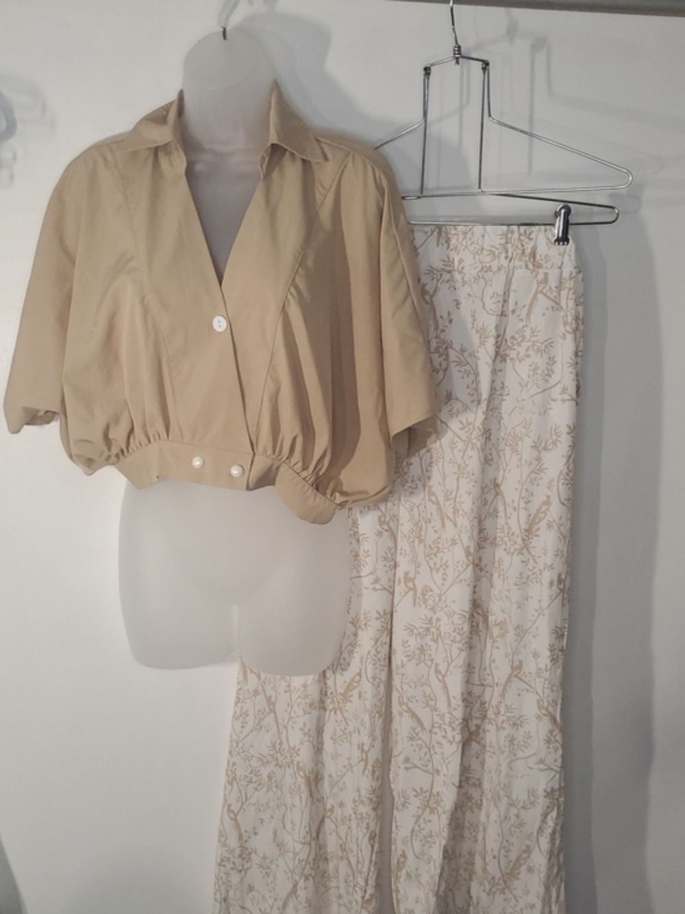 Women's Beige/white Wide Legs Pants And Top Set Xl